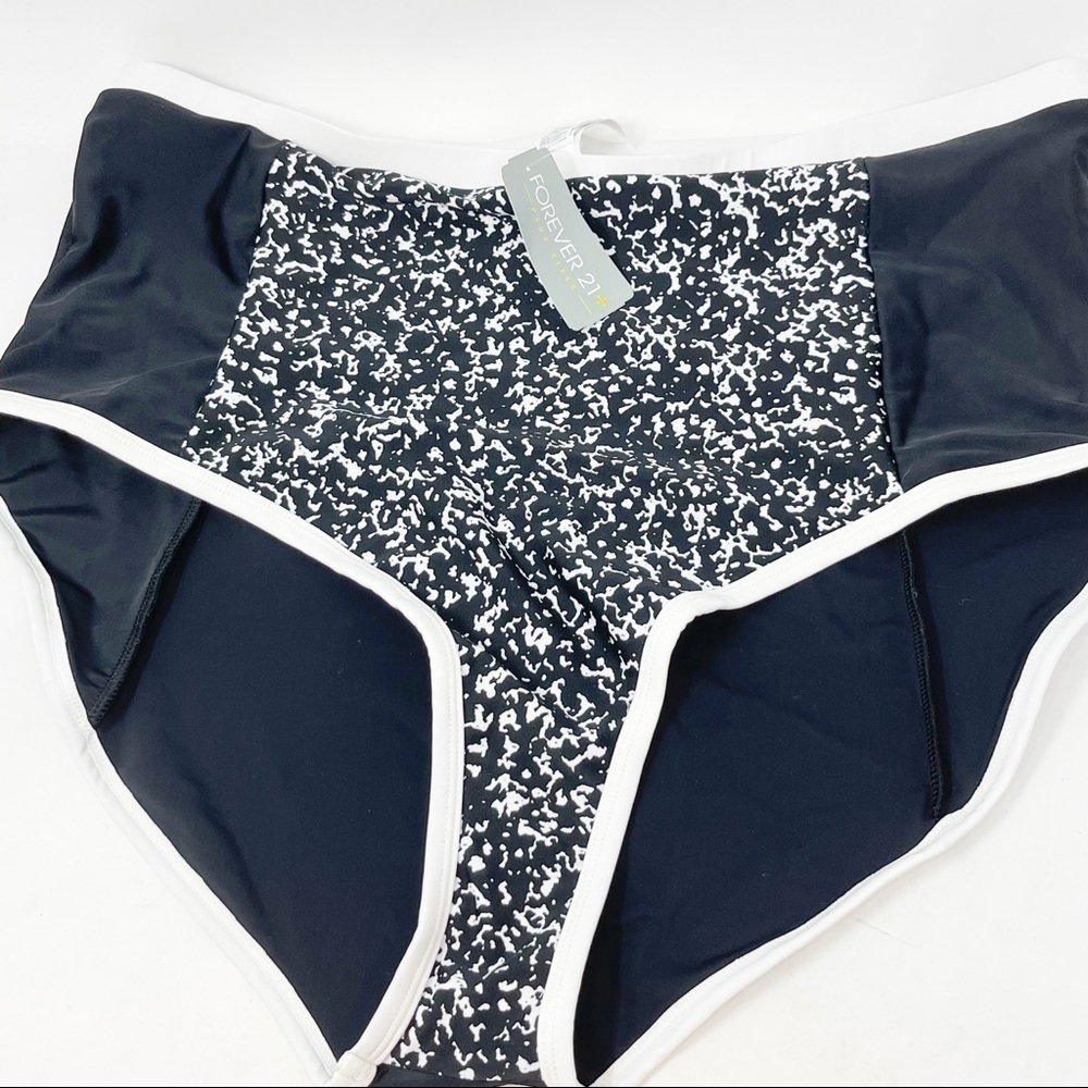 FOREVER 21+ Women’s Plus Size Swim Bottom Black White High Waist Modest - Picture 3 of 9